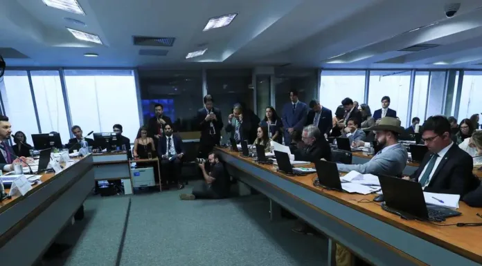 CPMI do INSS Intensifica Confronto Político com Foco no Entorno de Lula