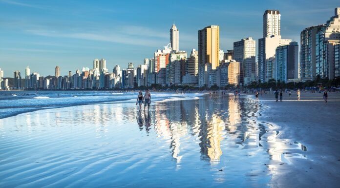 Brasil projeta recorde de 10 milhões de turistas internacionais em 2026