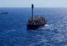 AIE libera 400 milhões de barris de petróleo em resposta a interrupções no Oriente Médio