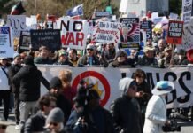 Protestos em várias cidades dos EUA contra as políticas de Donald Trump