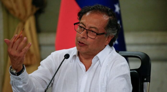 Gustavo Petro Rebate Acusações de Narcotráfico e Enfrenta Investigação dos EUA