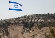 Conflito em Gaza e Cisjordânia: 16 Palestinos Mortos em Ataques Aéreos