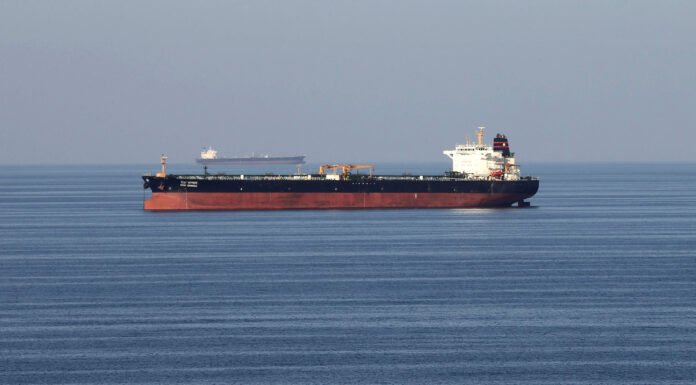 Aumento da Ancoragem de Navios no Golfo do Oriente Médio em Contexto de Conflito