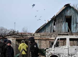 Ataques Russos na Ucrânia Resultam em Mortes e Falta de Energia em Regiões Críticas