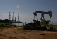 Alta do Petróleo em 2026: O Impacto da Crise no Irã e Perspectivas Futuras