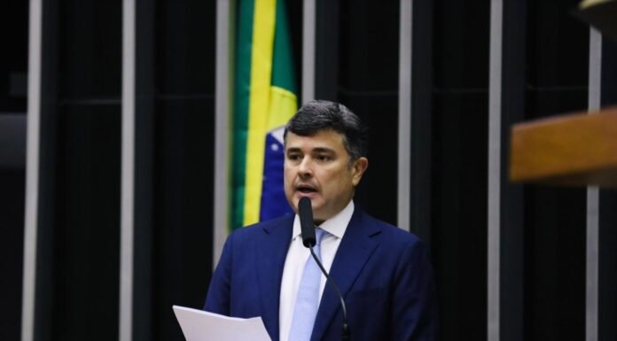 Câmara dos Deputados Aprova Urgência para Projeto que Beneficia Pequenas Empresas