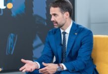 Eduardo Leite Critica Legado de Bolsonaro e Propõe Nova Abordagem Política em SP