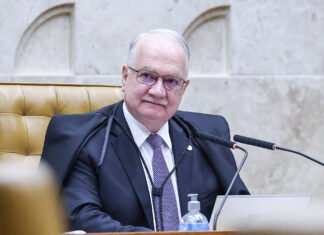 Fachin busca soluções para afastar STF da crise do Banco Master