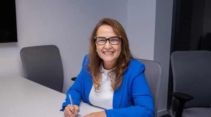 Débora Almeida se Junta ao PSD e Reforça Base Governista em Pernambuco