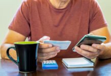 Confiança do Consumidor no Brasil Registra Alta em Março Após Período de Queda