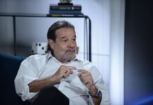 A Evolução da Televisão Brasileira: O Papel de Nelson Sirotsky e a Criação do Jornal Nacional