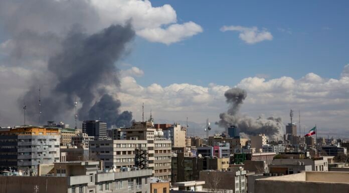 Israel Realiza Ataque a Assembleia dos Peritos no Irã Durante Crescente Tensão Regional