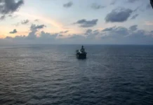 USS Tripoli Navega no Oceano Índico com 1.800 Fuzileiros em Meio a Tensões com o Irã