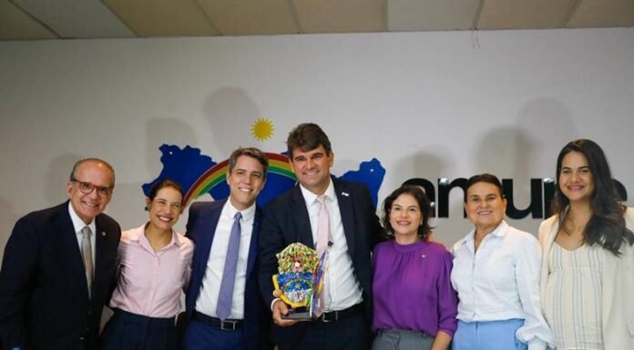 Pedro Freitas é empossado como novo presidente da Amupe com apoio da governadora Raquel Lyra