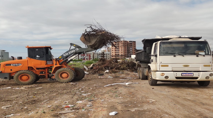 Recuperação e Manutenção de Vias em Petrolina: Ações de Patrolamento e Limpeza Avançam