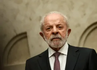 Aliados de Lula Buscam Mitigar Críticas Através da Comparação com Bolsonaro