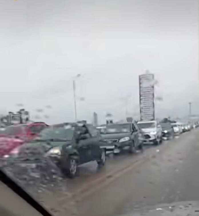 ac74d442-db79-4e62-a584-1d4e7375410a