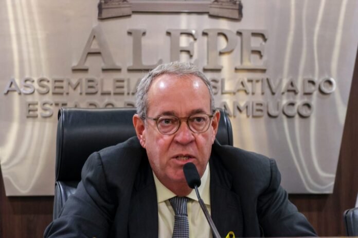alvaro-porto-presidente-alepe