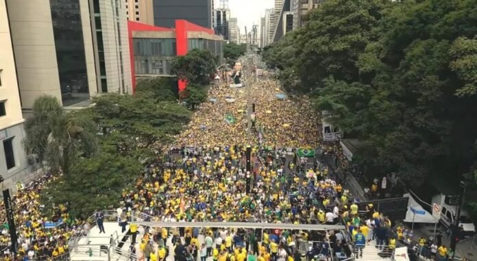 b2778ba2-milhares-de-manifestantes-na-paulista.-ft-divulgacao