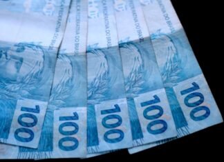 Mercados Brasileiros Reagem a Cenário Global e Juros Futuros Caem