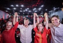 João Campos Celebra Apoio do PT em sua Pré-Candidatura ao Governo de Pernambuco