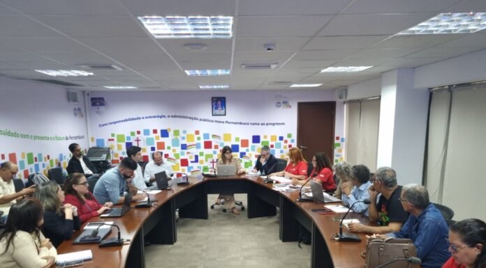 Governo de Pernambuco Anuncia Reajuste Salarial para Profissionais da Educação