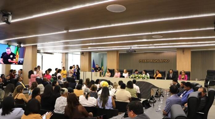 Câmara de Petrolina Realiza Sessão Solene em Homenagem a 42 Mulheres Notáveis