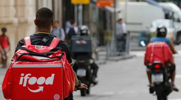 Rejeição à Taxa Mínima para Entregas por Aplicativos: Pesquisa Revela Opinião Popular