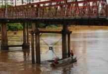 Defesa Civil realiza limpeza de pontes em Campos dos Goytacazes após cheia do Rio Paraíba do Sul