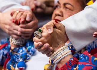 Dona Onete: Cirurgia Bem-Sucedida e Recuperação da Diva da Música Paraense