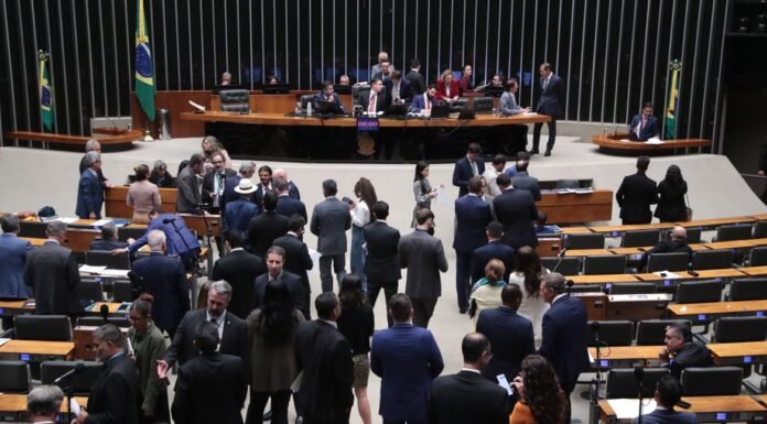 Câmara dos Deputados Avança na Facilitação do Crédito à Exportação para Pequenas e Médias Empresas