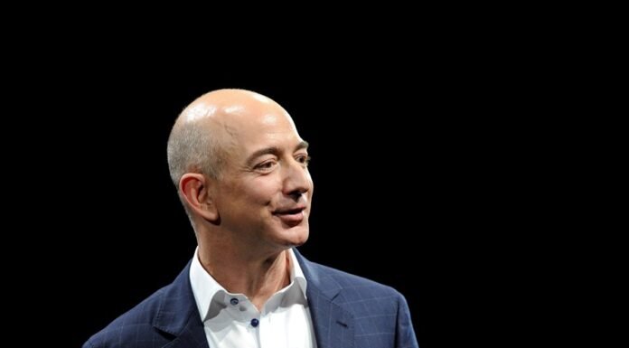 Jeff Bezos Planeja Fundo de US$ 100 Bilhões para Revolucionar a Manufatura com Inteligência Artificial