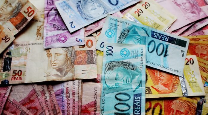 Mais de R$ 10 bilhões esquecidos em instituições financeiras: saiba como resgatar