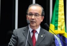 Governador de SC defende fim da reeleição enquanto se prepara para novo mandato