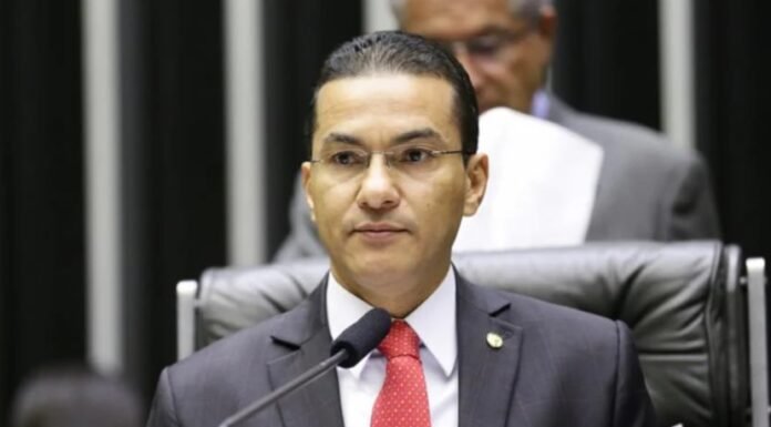 Líder do Republicanos Se Retrata Após Críticas ao Fim da Jornada 6×1