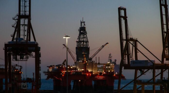 Impacto do Conflito no Irã nas Compras de Petróleo: Avaliações e Alternativas