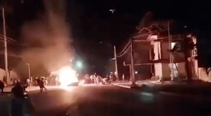 Protestos em Cuba: Manifestações Violentas em Morón contra o Partido Comunista