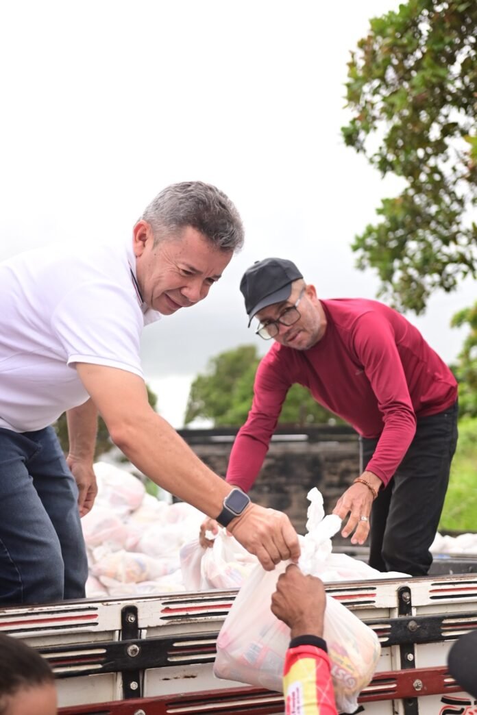tudo, por nos dar saúde e disposição para servir ao nosso povo, especialmente em