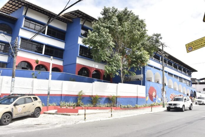 pessoa.Na Bahia, o perfil dos beneficiários revela que:53% são meninas;89,2% são