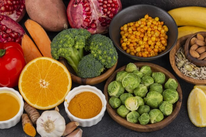 Se as tendências atuais se mantiverem, o custo acumulado do desperdício de alimentos entre 2025 e 2030 pode atingir US$3,4 trilhões • Freepik