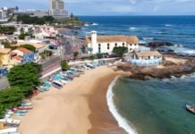 Mulher é detida por coagir turistas com rezas no Pelourinho Mulher é detida por coagir turistas com rezas no Pelourinho