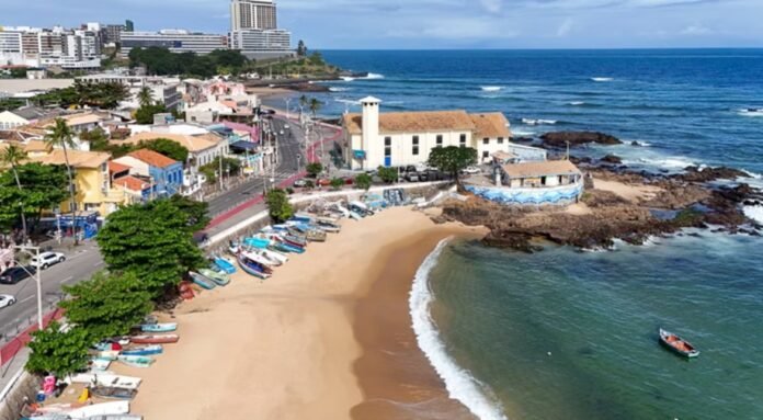 Mulher é detida por coagir turistas com rezas no Pelourinho