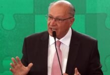 Alckmin critica candidatura de defensores da ditadura Alckmin critica candidatura de defensores da ditadura