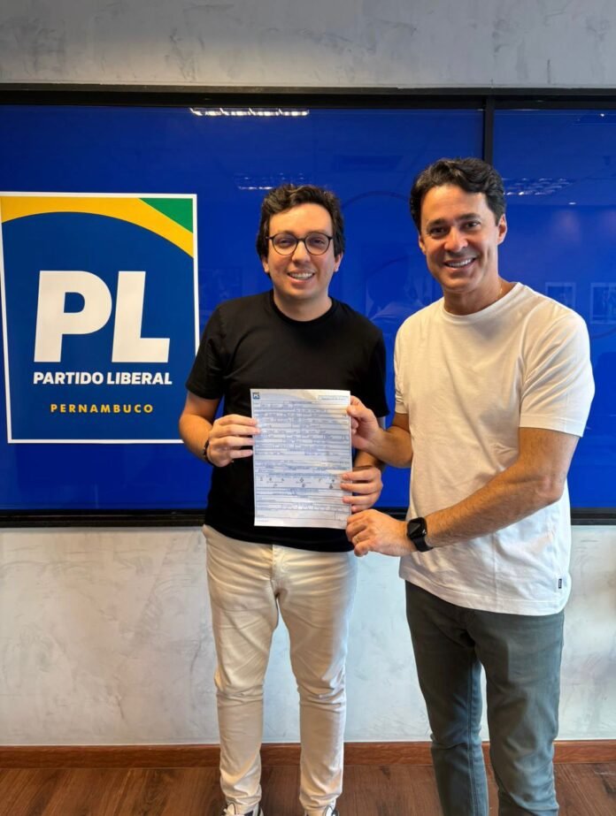 Raffiê Dellon se filia ao PL e lança pré-candidatura a deputado estadual