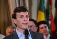 Miguel Coelho prevê vitória de Raquel Lyra no primeiro turno em Pernambuco Miguel Coelho prevê vitória de Raquel Lyra no primeiro turno em Pernambuco