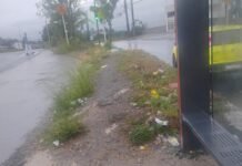 Descarte de entulhos na PE-15 gera transtornos para pedestres Descarte de entulhos na PE-15 gera transtornos para pedestres