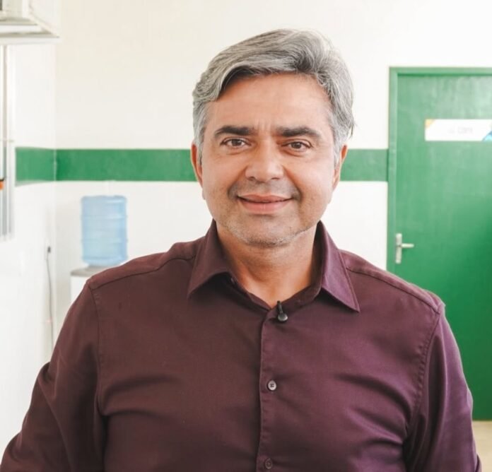 Prefeito de Petrolândia inaugura escola revitalizada com grande investimento