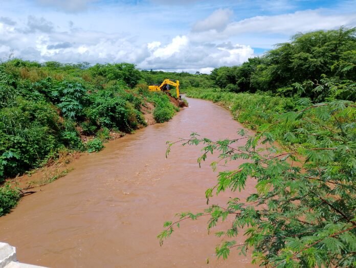 Chuvas intensas causam sangramento de açude em Araripina