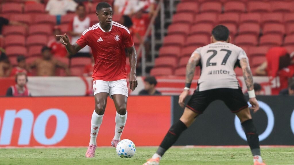 Internacional decide não escalar Félix contra Corinthians