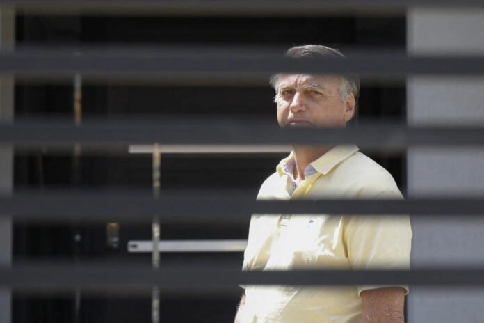 Relatórios médicos indicam nova cirurgia para Bolsonaro Relatórios médicos indicam nova cirurgia para Bolsonaro